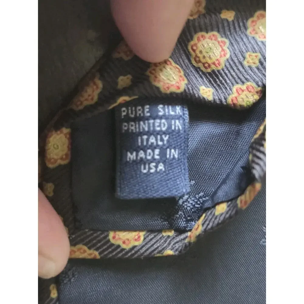 VTG Brooks Brothers Makers Silk Tie Medallion Neat Pattern Italy USA Designer
